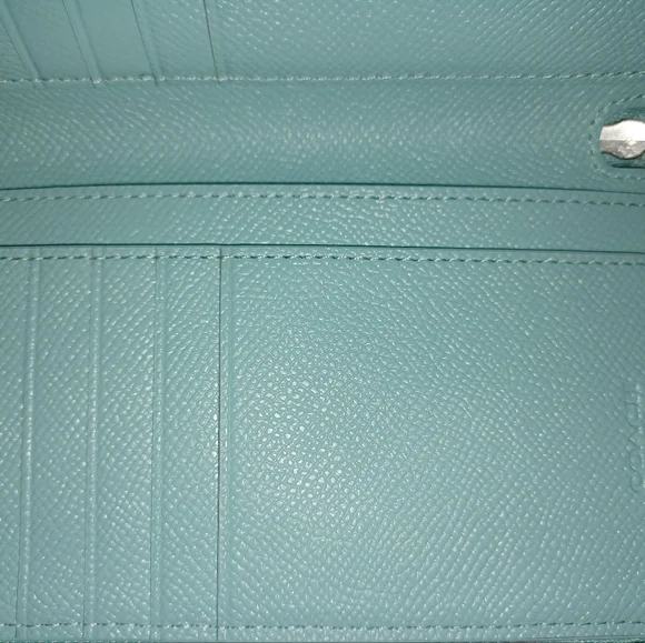 COACH MEDIUM ZIP AROUND WALLET - Picture 8 of 10